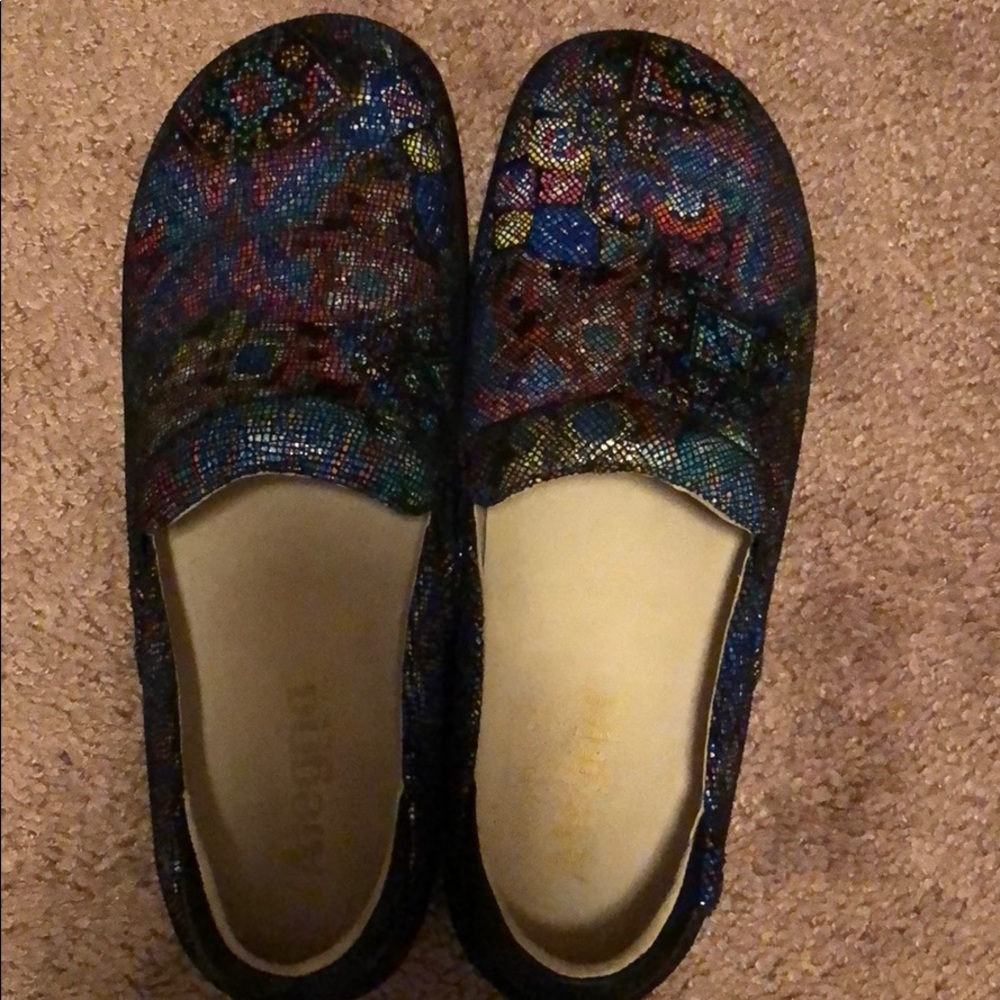 Algeria Nursing shoes